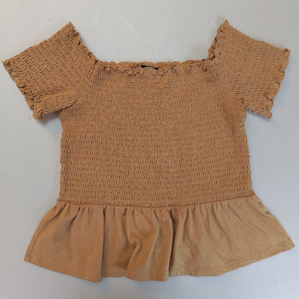 American Eagle Women's S Ribbed Off the Shoulder Short Sleeves w/Ruffled bottom